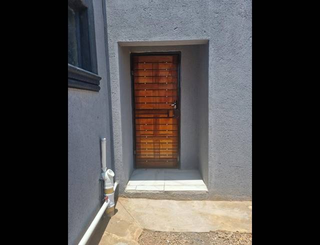 2 BEDROOM PROPERTY TO RENT IN MANKWENG